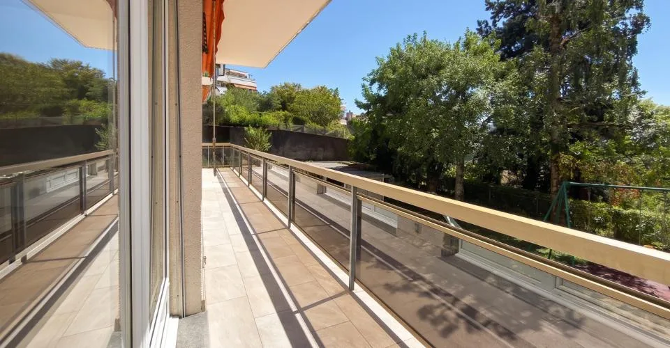 4.5-room apartment with balcony in the Béthusy district – photo 6 of 13
