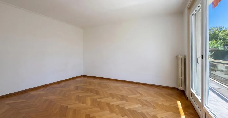 4.5-room apartment with balcony in the Béthusy district – photo 4 of 13