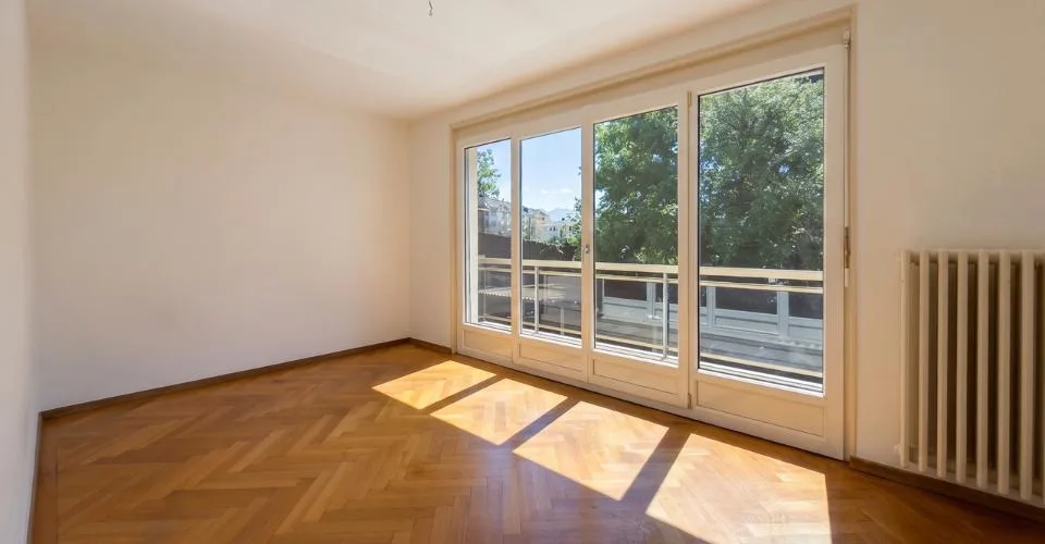 4.5-room apartment with balcony in the Béthusy district – photo 5 of 13