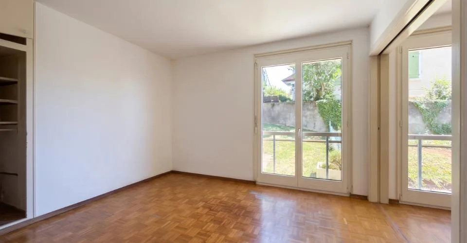 4.5-room apartment with balcony in the Béthusy district – photo 13 of 13