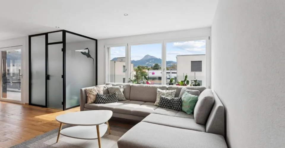 Magnifique appartement de 4.5 pièces en attique à Riaz – Foto 3 von 13