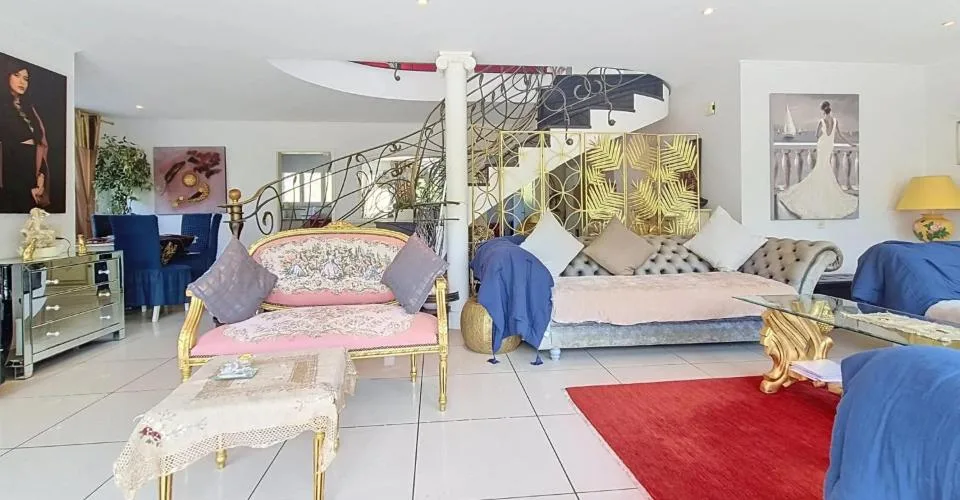 Villa unique au coeur de Sierre, proche du lac de Géronde ! – Foto 6 von 13
