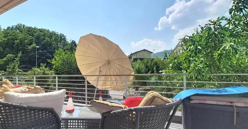 Villa unique au coeur de Sierre, proche du lac de Géronde ! – Foto 2 von 13