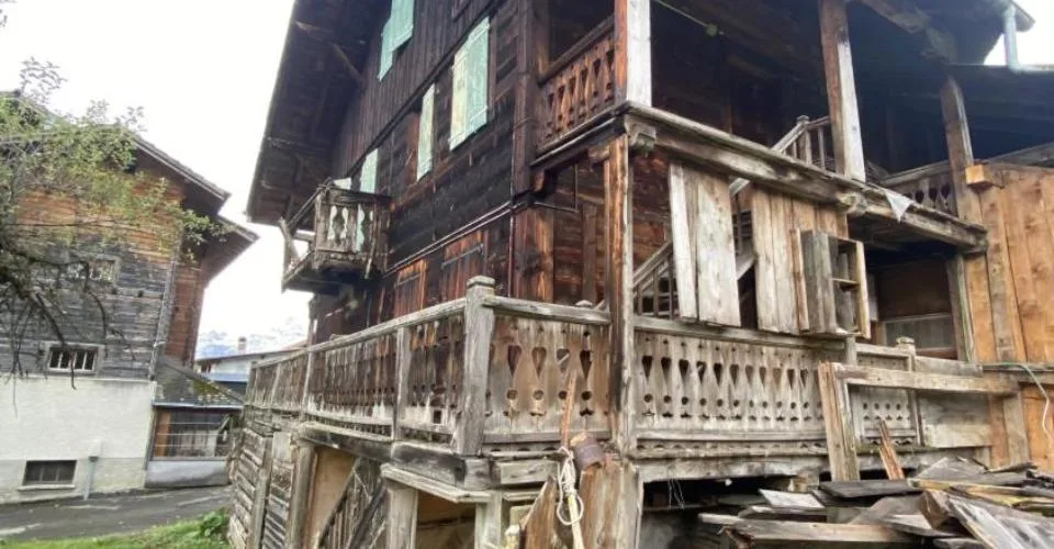 Ancienne ferme avec grange à rénover au coeur de Chesières – Foto 3 von 5