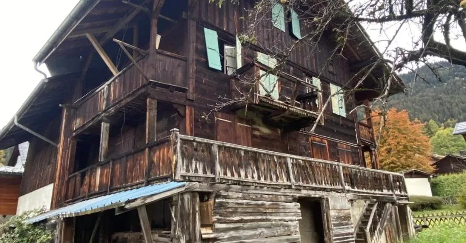 Ancienne ferme avec grange à rénover au coeur de Chesières – Foto 4 von 5