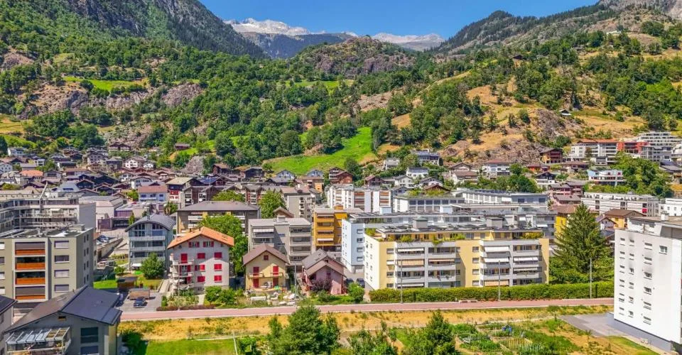 Centro di Naters: appartamento di 4,5 locali con vista sulla montagna