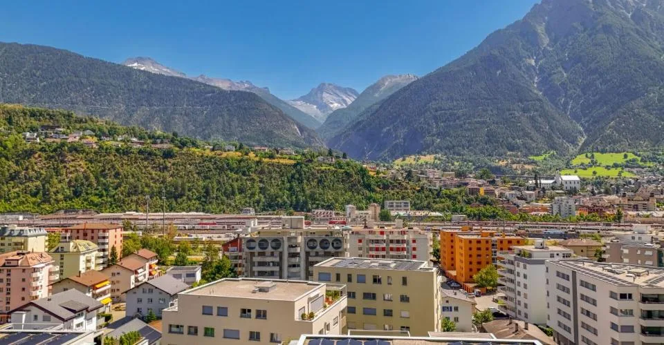 Centro di Naters: appartamento di 4,5 locali con vista sulla montagna