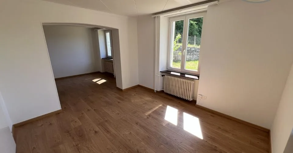 Charmante maison villageoise rénovée avec goût et en bordure de forêt – Foto 2 von 11