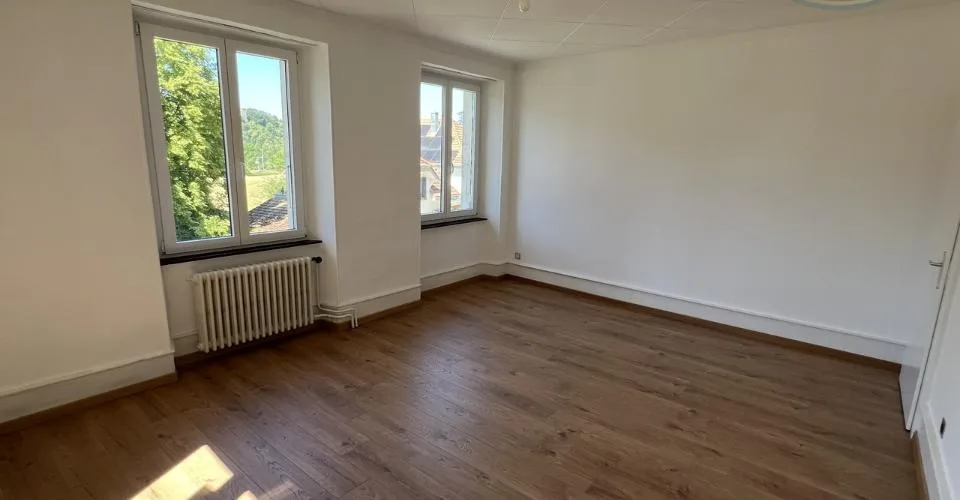 Charmante maison villageoise rénovée avec goût et en bordure de forêt – Foto 4 von 11