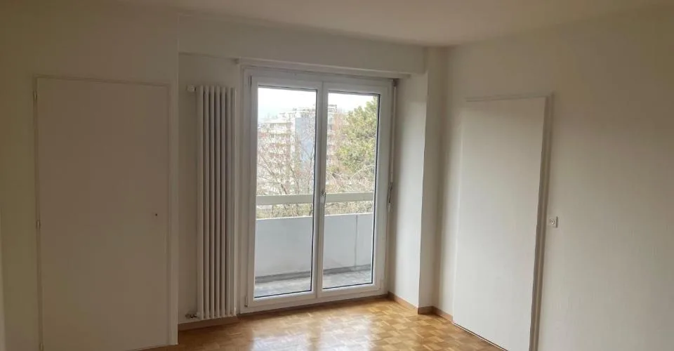Exclusif - Appartement de 3.5 pièces traversant au 7ème étage – photo 3 of 5