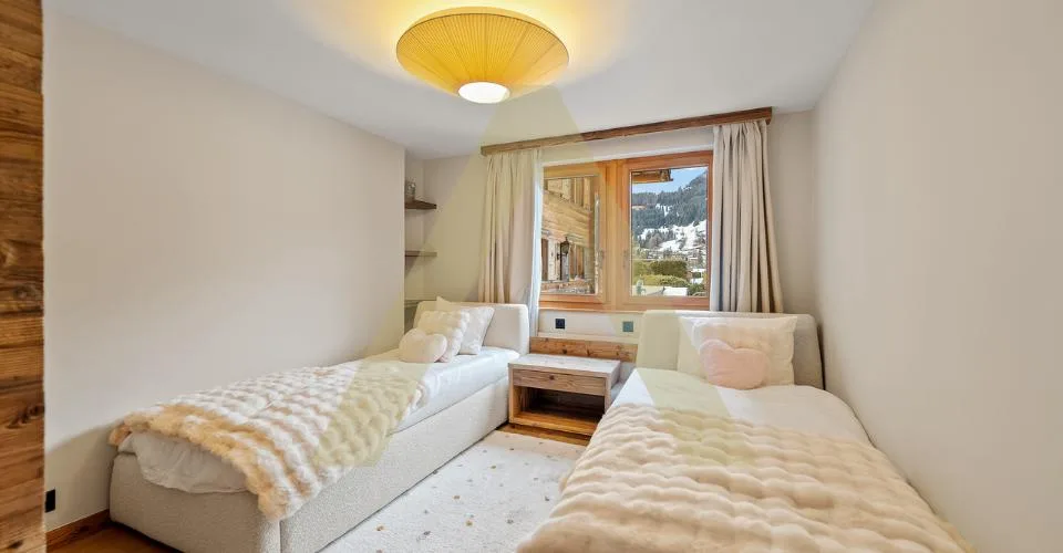 Appartement de charme rénové avec élégance – photo 6 of 13