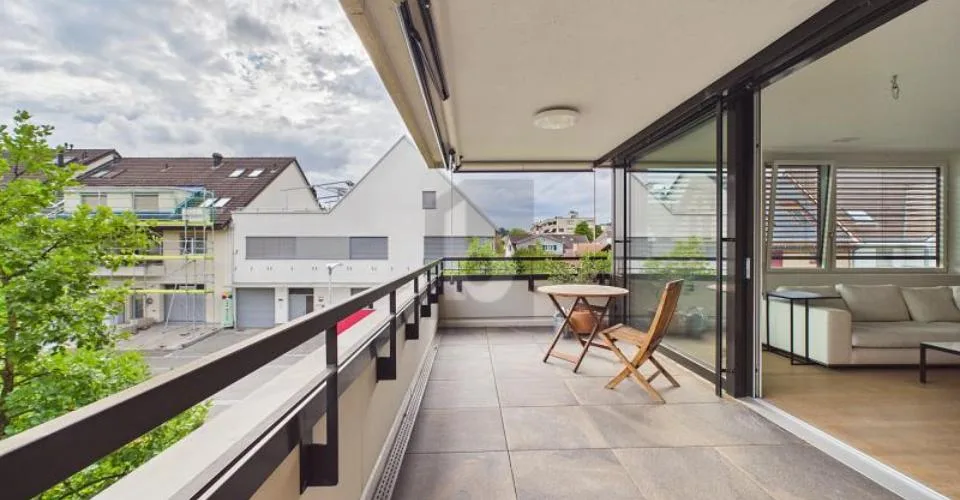 GEHOBENES WOHNAMBIENTE MIT GROSSER LOGGIA – Foto 8 von 17
