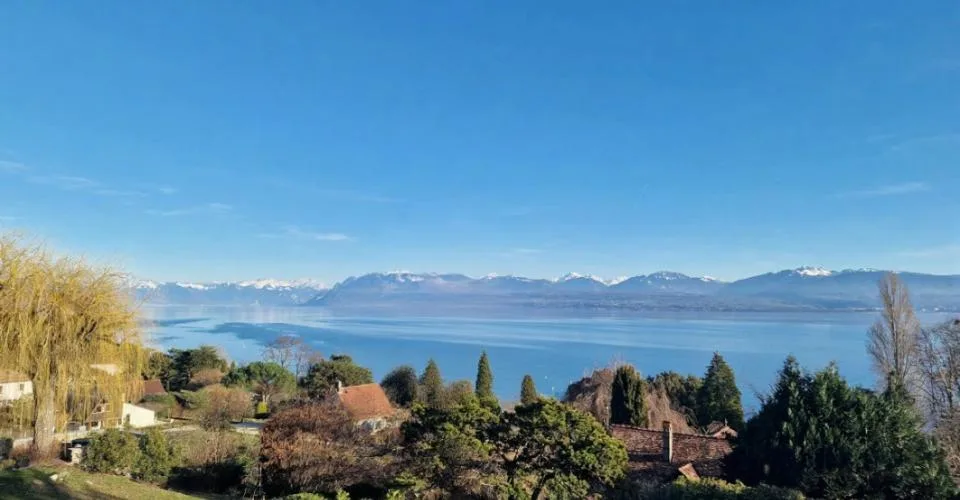 Exklusiv bei Abby Bryand Immobilien: Prächtiges Haus mit Seeblick in Buchillon – Foto 9 von 12