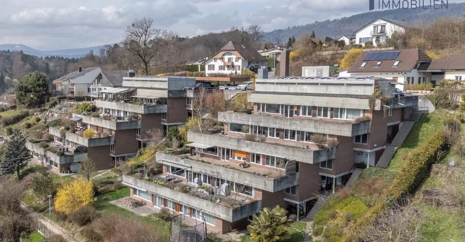 Fehr Immobilien - 5.5-Zi.-Terrassenhaus mit herrlicher Aussicht – Foto 13 von 26