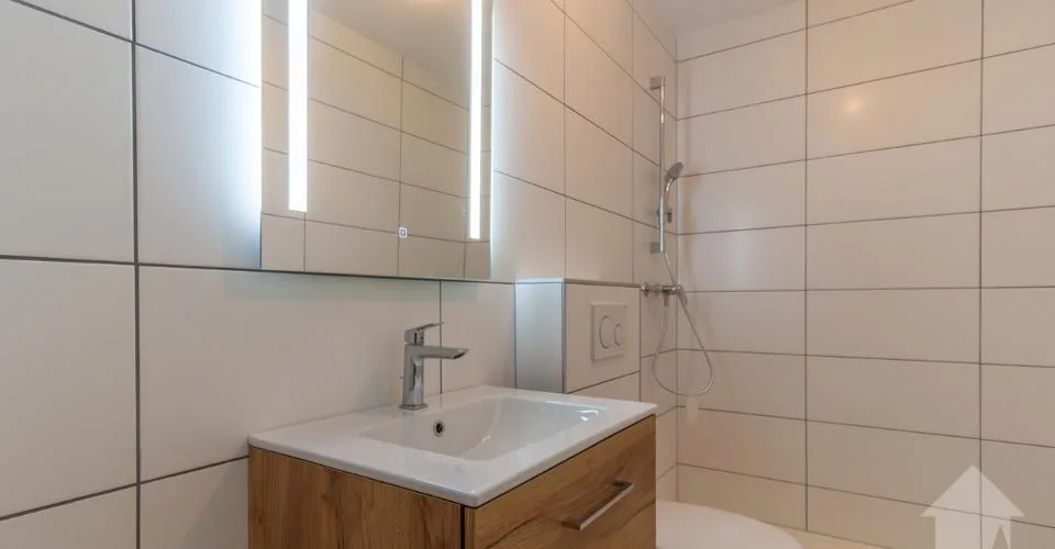 Bâtiment de trois appartements entièrement rénové avec goût – foto 13 di 13