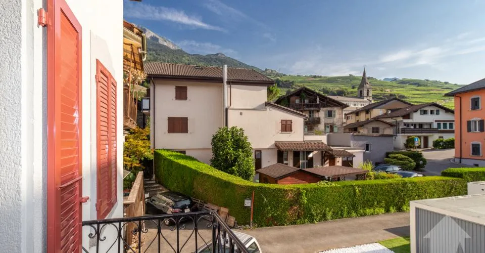 Bâtiment de trois appartements entièrement rénové avec goût – foto 3 di 13