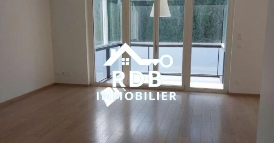Appartement de 5 pièces au rez-de-chaussée situé à Vésenaz 1222
