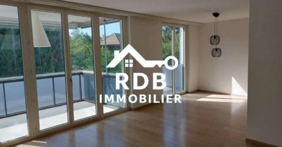 Appartement de 5 pièces au rez-de-chaussée situé à Vésenaz 1222