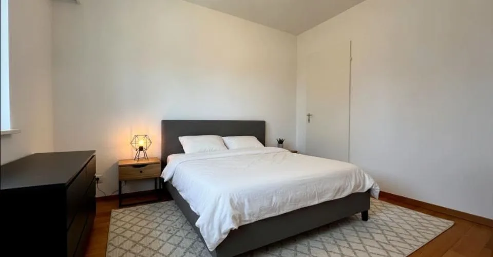 Beautiful individual house with 6 rooms / 4 bedrooms / 2 bathrooms / 3 parking spaces / electric charging station
