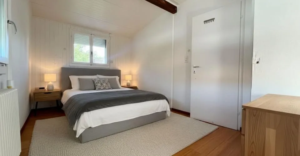 Beautiful individual house with 6 rooms / 4 bedrooms / 2 bathrooms / 3 parking spaces / electric charging station