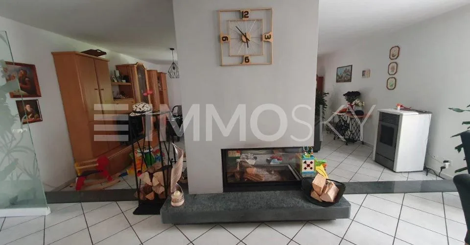 Casa indipendente con panorama montano e spazi allaperto – foto 2 di 10