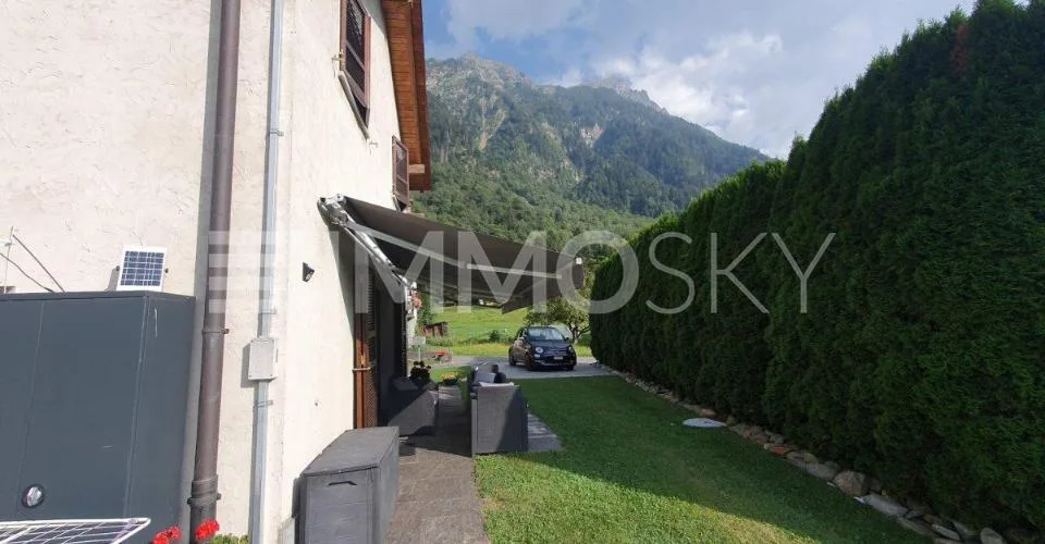 Casa indipendente con panorama montano e spazi allaperto – foto 5 di 10