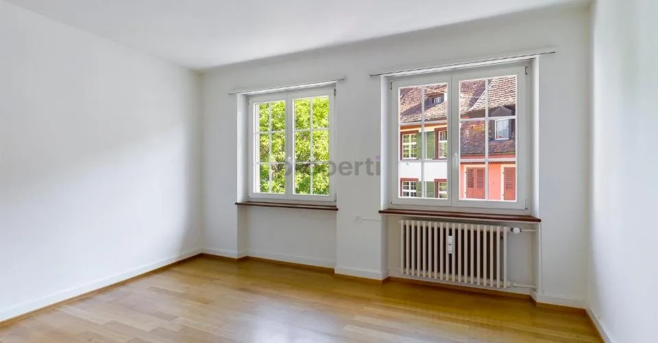 Moderne Küche, Balkon und gemeinsame Dachterrasse