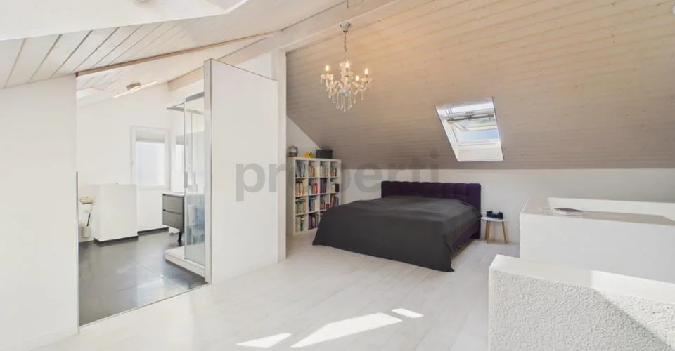 RESERVIERT Freistehendes Einfamilienhaus von 2012: Modulare Fussbod... – Foto 21 von 27