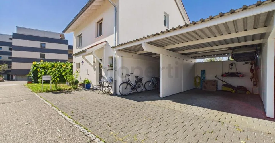 RESERVIERT Freistehendes Einfamilienhaus von 2012: Modulare Fussbod... – Foto 15 von 27