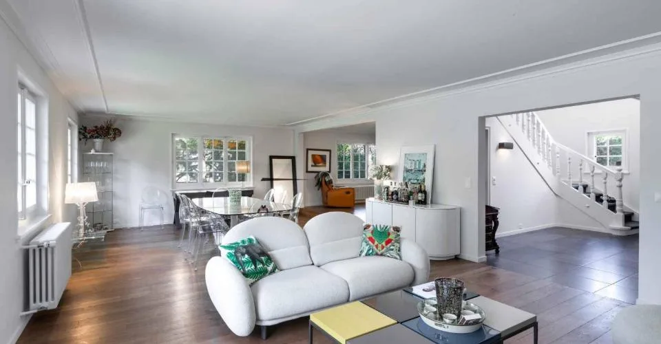 Superbe propriété de 7,5 pièces au cœur d'un quartier très recherché – photo 3 of 26
