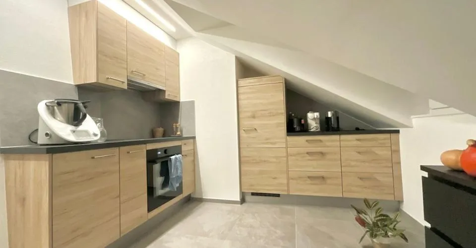 The charm of exposed beams - Spacious 3-room apartment