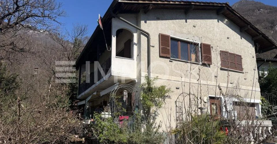 Haus mit zwei Wohnungen: Wohnen Sie in einer, verdienen Sie mit der anderen – Foto 1 von 10