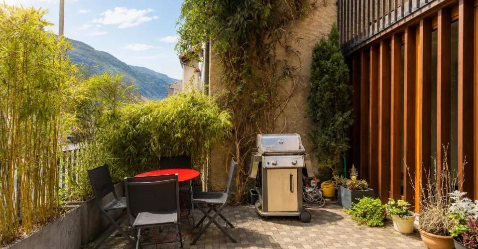 MAISON DE CARACTÈRE AU C?UR DU VILLAGE DE VEYRIER – photo 2 sur 12