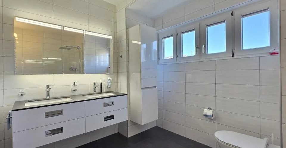 Propriété familiale avec SPA, piscines et multiples possibilités ! – photo 3 sur 8