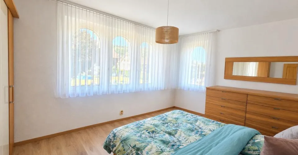 Propriété familiale avec SPA, piscines et multiples possibilités ! – photo 4 sur 8