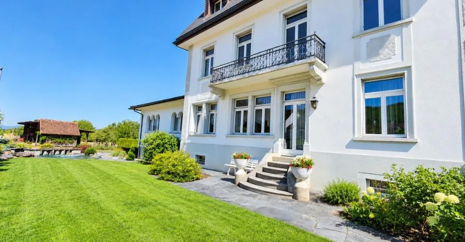 Propriété familiale avec SPA, piscines et multiples possibilités ! – photo 8 sur 8