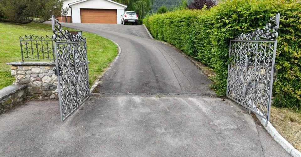 À Glovelier à vendre villa de 9.5 pièces sur une vaste parcelle – Foto 5 von 13