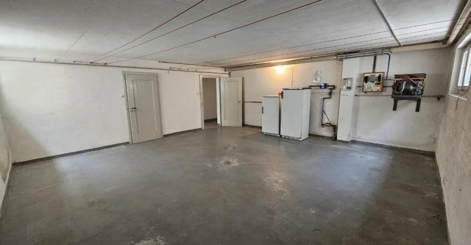 À Glovelier à vendre villa de 9.5 pièces sur une vaste parcelle – Foto 11 von 13