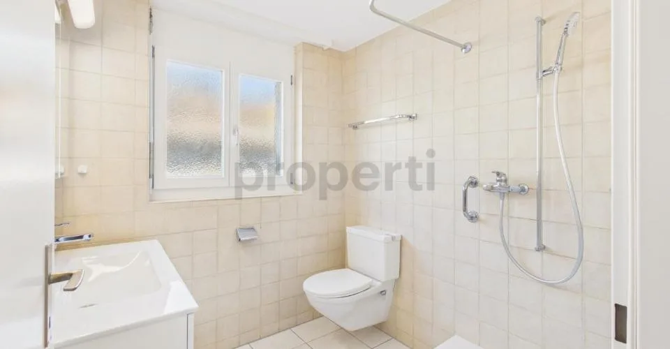 Moderne 3.5-Zimmer-Wohnung mit grosszügigem Grundriss und sonnigem ...