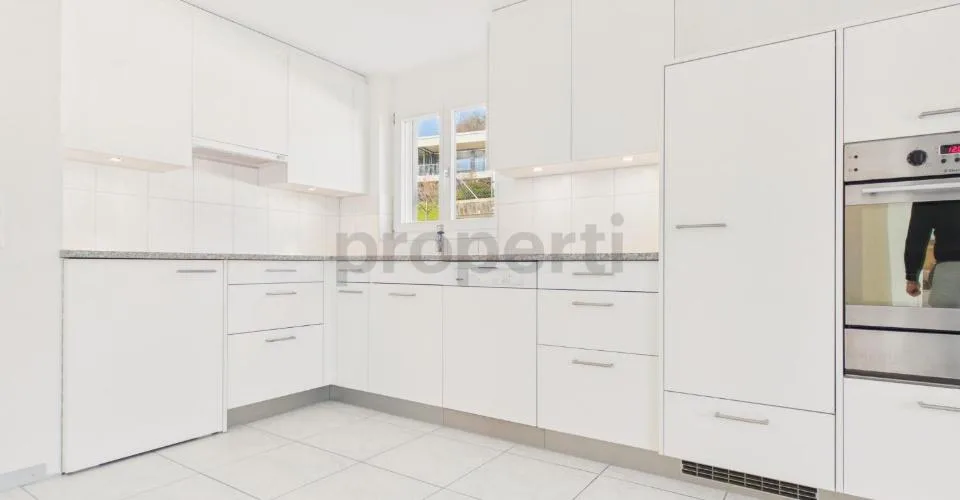 Moderne 3.5-Zimmer-Wohnung mit grosszügigem Grundriss und sonnigem ...