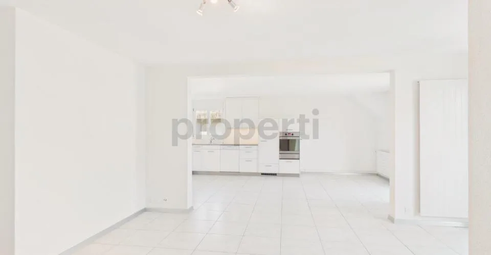Moderne 3.5-Zimmer-Wohnung mit grosszügigem Grundriss und sonnigem ...