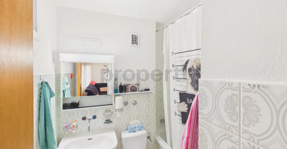 Modernes 2.5-Zimmer-Apartment mit Balkon, Sutz-Lattrigen