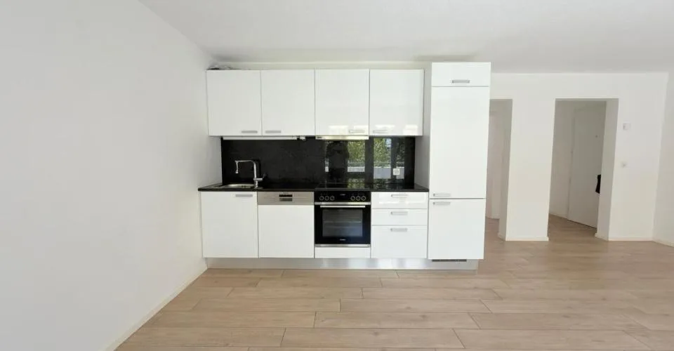 Helle 3.5-Zimmer-Wohnung mit Balkon in Nidau – foto 6 di 9