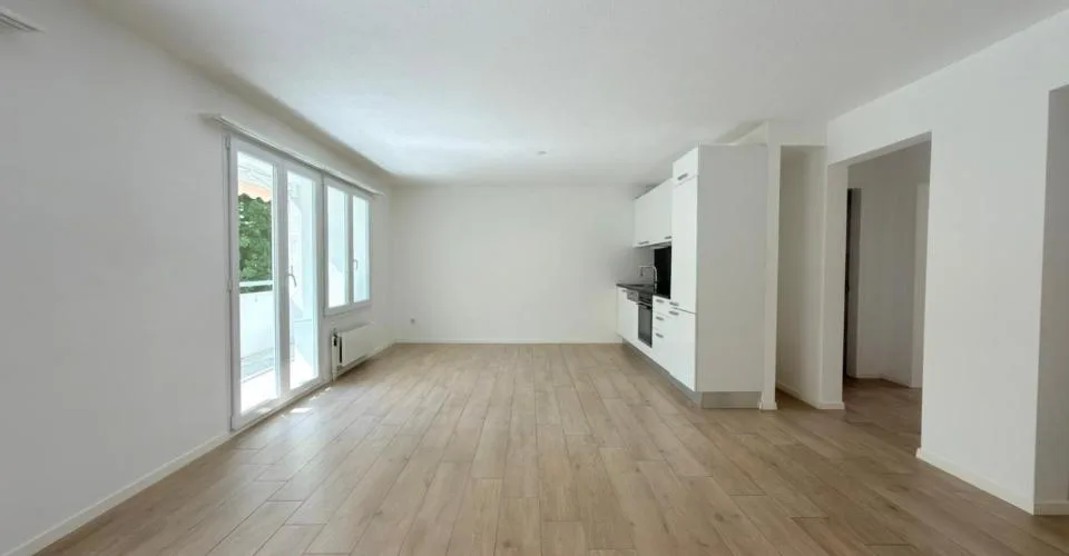 Helle 3.5-Zimmer-Wohnung mit Balkon in Nidau – foto 5 di 9