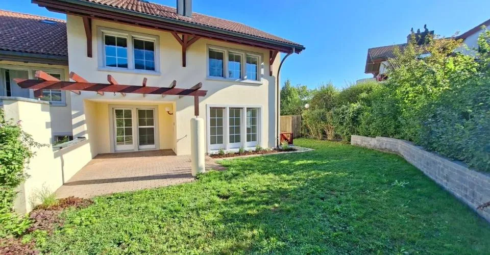 Casa a schiera di 7,5 locali soleggiata in una zona tranquilla ad Altendorf