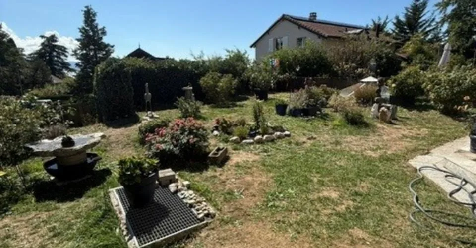 Bel appartement au rez-de-chaussée avec jardin à louer à Préverenges