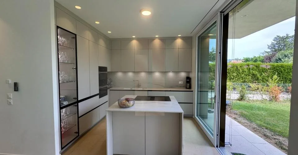 Belle villa contemporaine avec jardin