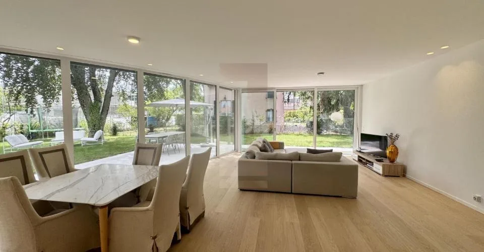 Belle villa contemporaine avec jardin