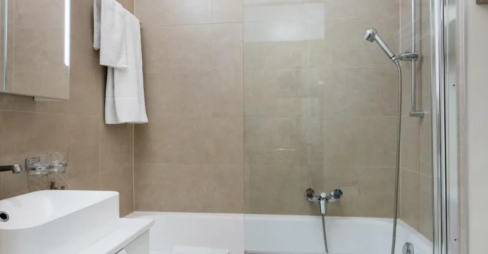 Rue de l'Evêché- Studio- REF 2.04 – photo 6 of 7