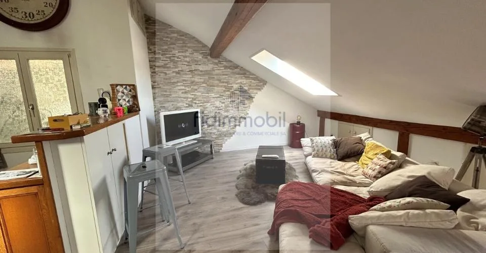 GRAND LOFT EN CENTRE VILLE PROCHE DE TOUTES LES COMMODITÉS – Foto 2 von 6